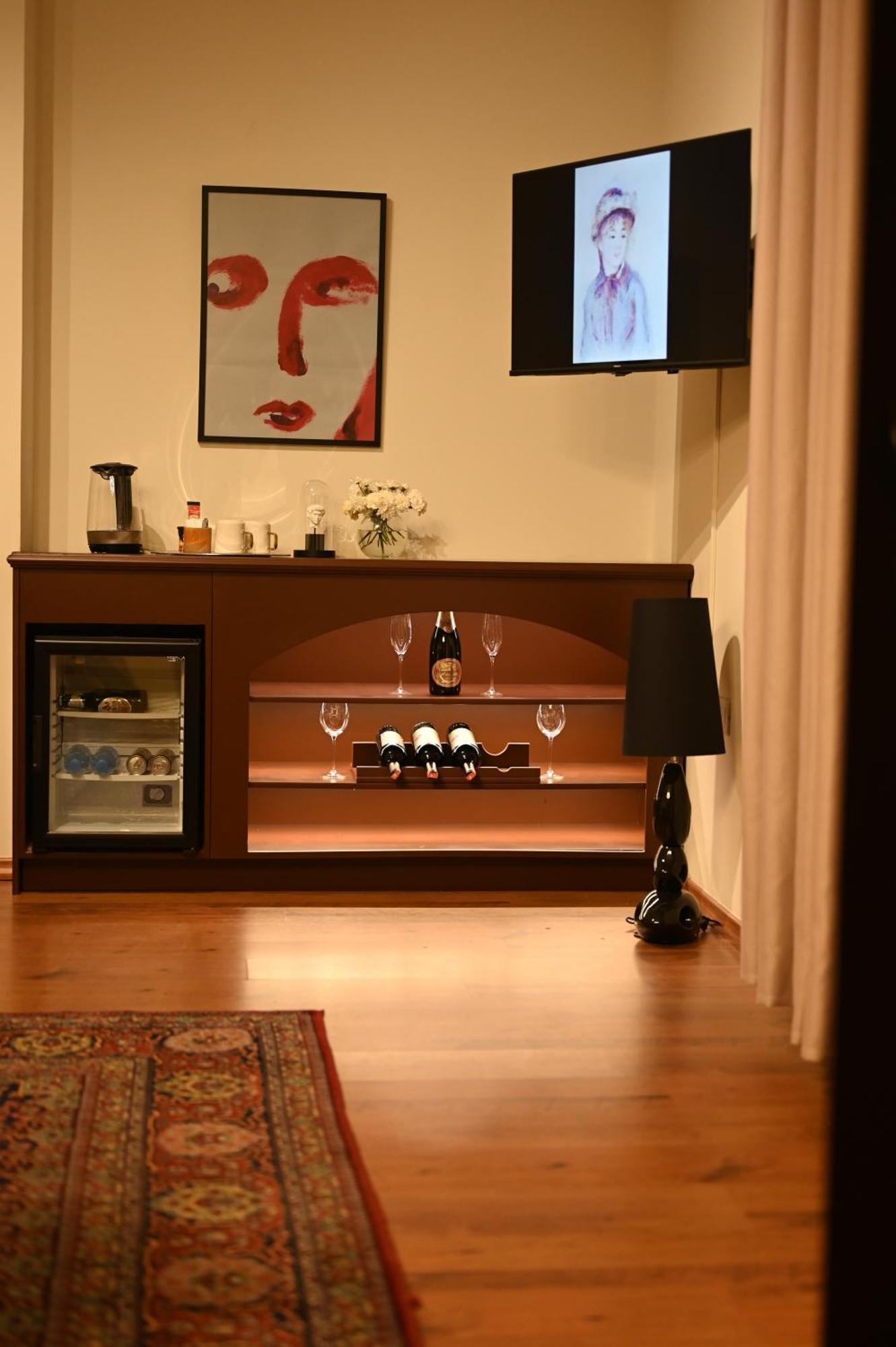 Niche Boutique Hotel Тирана Екстер'єр фото