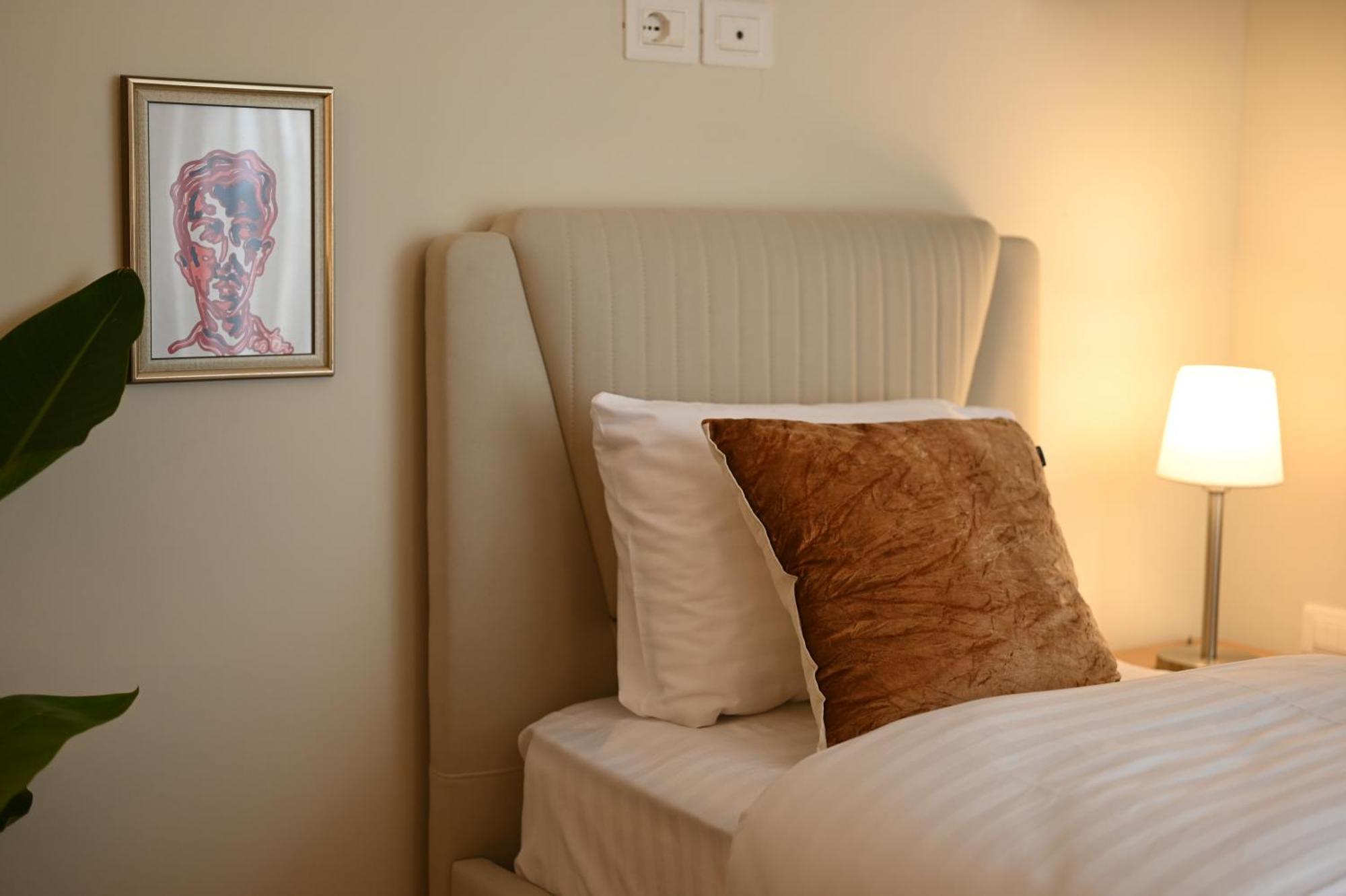 Niche Boutique Hotel Тирана Екстер'єр фото